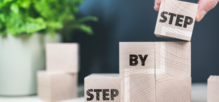 Cubi-legno-con-scritta-ste-by-step